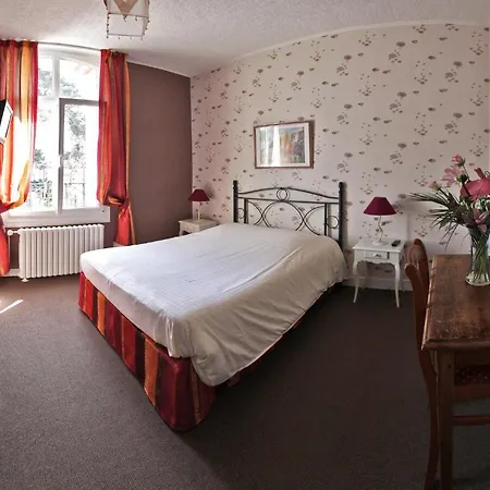 Hotel De La 2*