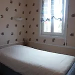 Hotel De La 2*