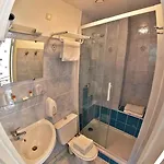 De La Hotel 2*